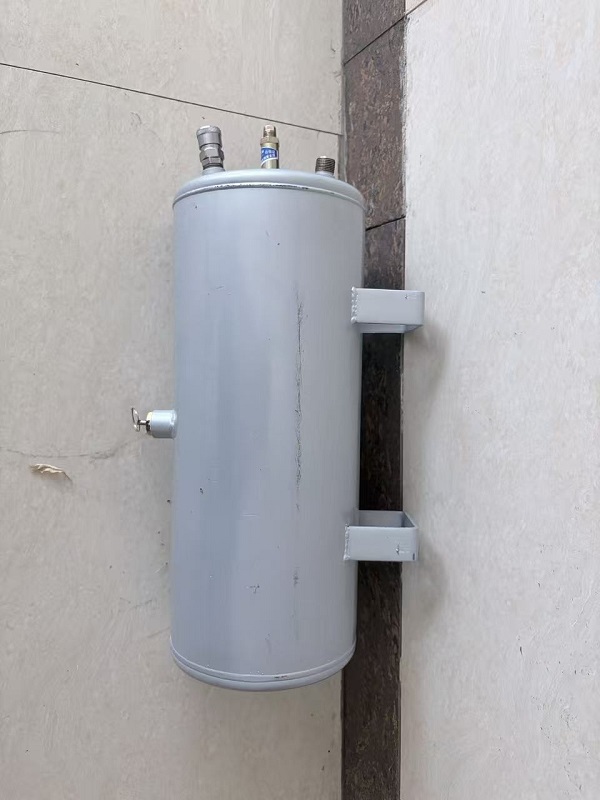 Side close‑up of anti‑rust stainless steel air tank for construction machinery