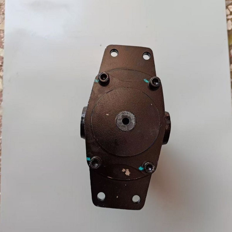 Yuchai YC13-8 mini excavator hydraulic center swivel joint rotary manifold